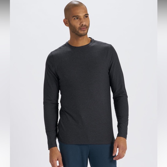 Vuori Other - Vuori long sleeve strato tech tee M